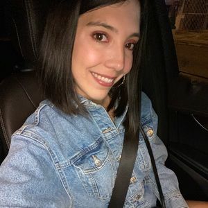 Meet your Posher, Dalia